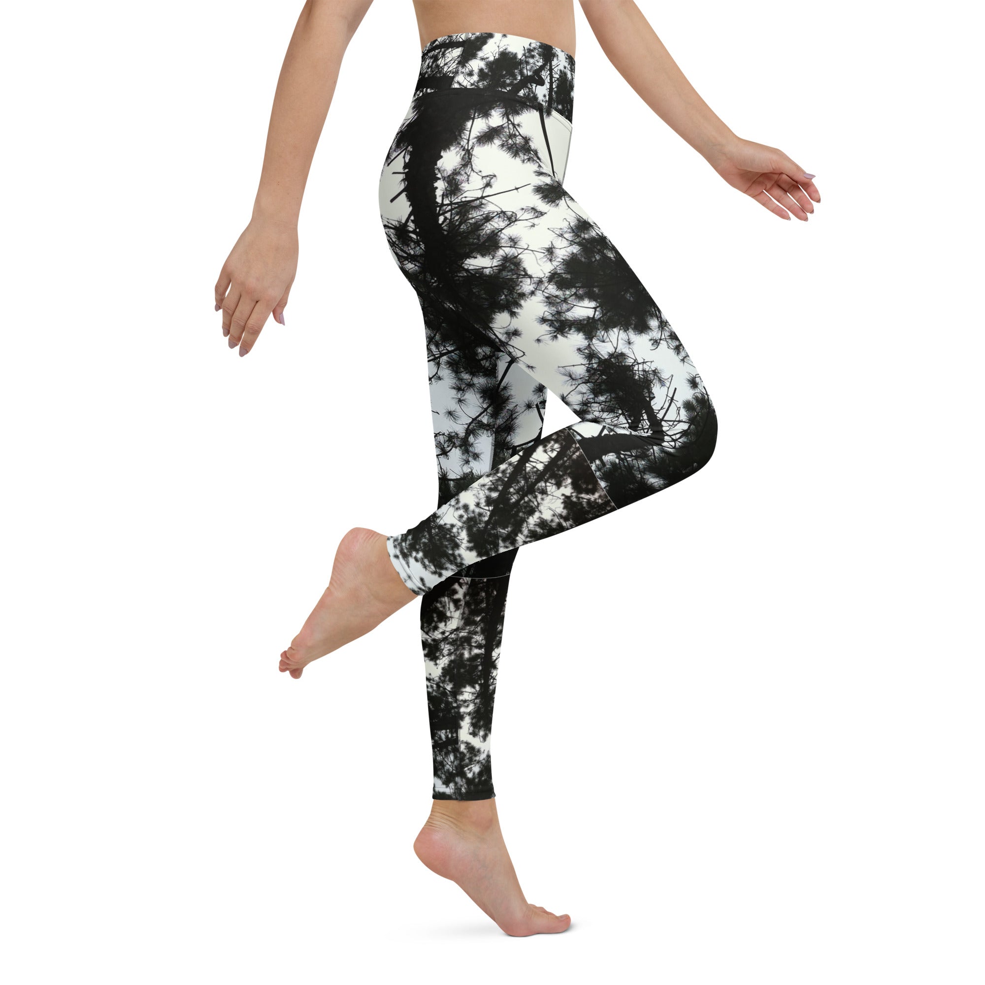 all-over-print-yoga-leggings-black-white-alpine-air-gym-leggings-workout-streetwear-wickedyo8